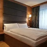 Golden Star - Premium 4*