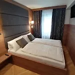 Aparthotel Golden Star - Premium