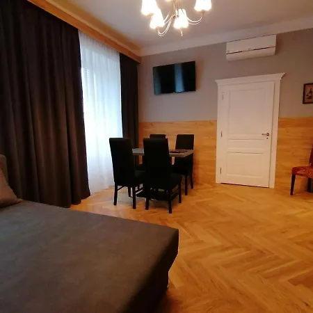 Golden Star - Premium Aparthotel 2*