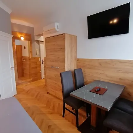 Aparthotel Golden Star - Premium Melk