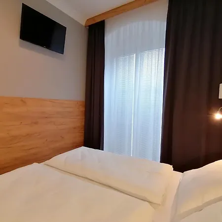 Golden Star - Premium 4* Melk