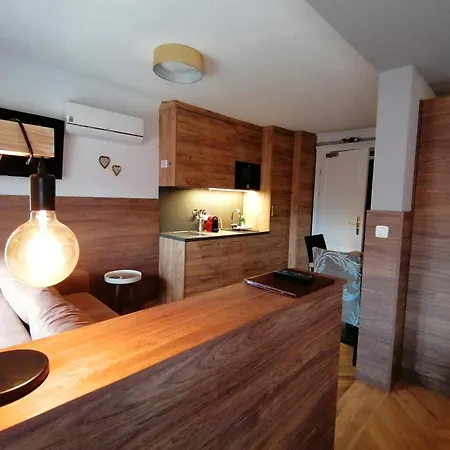 Golden Star - Premium Aparthotel