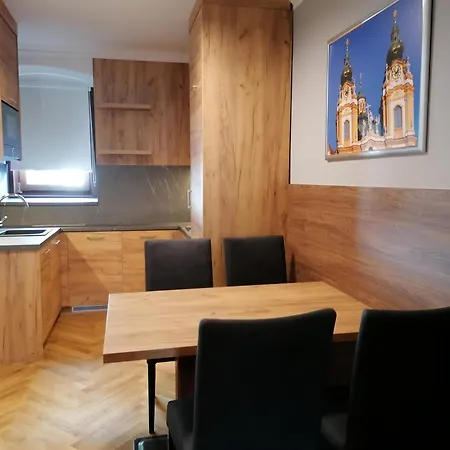 Golden Star - Premium Aparthotel Melk