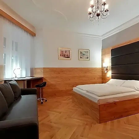 Golden Star - Premium Aparthotel