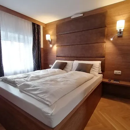 Golden Star - Premium 4* Melk