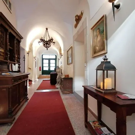 Golden Star - Premium Aparthotel