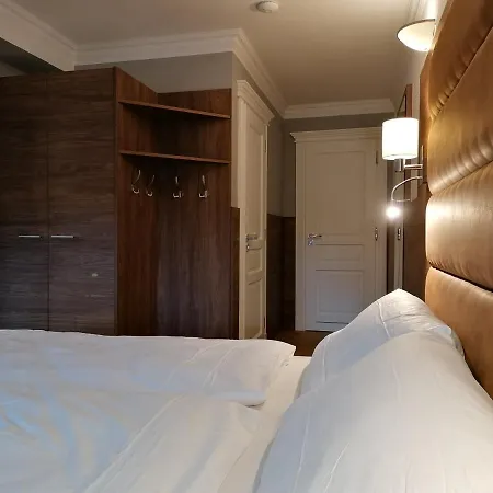 מלון דירות Golden Star - Premium 4*