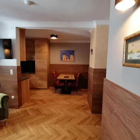 Golden Star - Premium Aparthotel