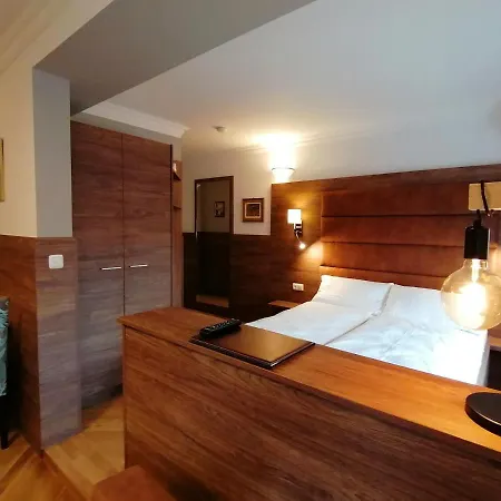 Golden Star - Premium Aparthotel