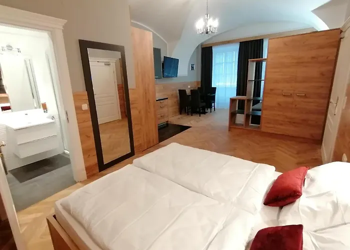 Golden Star - Premium Apartahotel