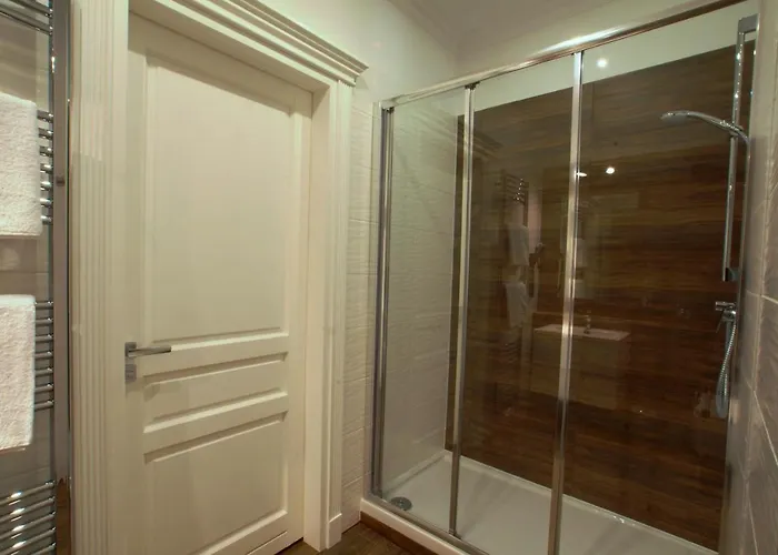 아파트호텔 Golden Star - Premium 멜크